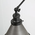 Ensemble de 2 appliques murales modernes à bras oscillant réglable, à brancher ou à câbler.