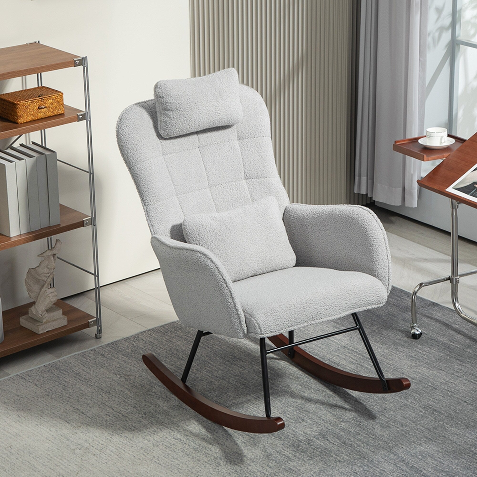 Fauteuil berçant moderne rembourré pour chambre d'enfant, avec dossier haut, appui-tête et coussin lombaire, idéal pour le salon ou la chambre à coucher.