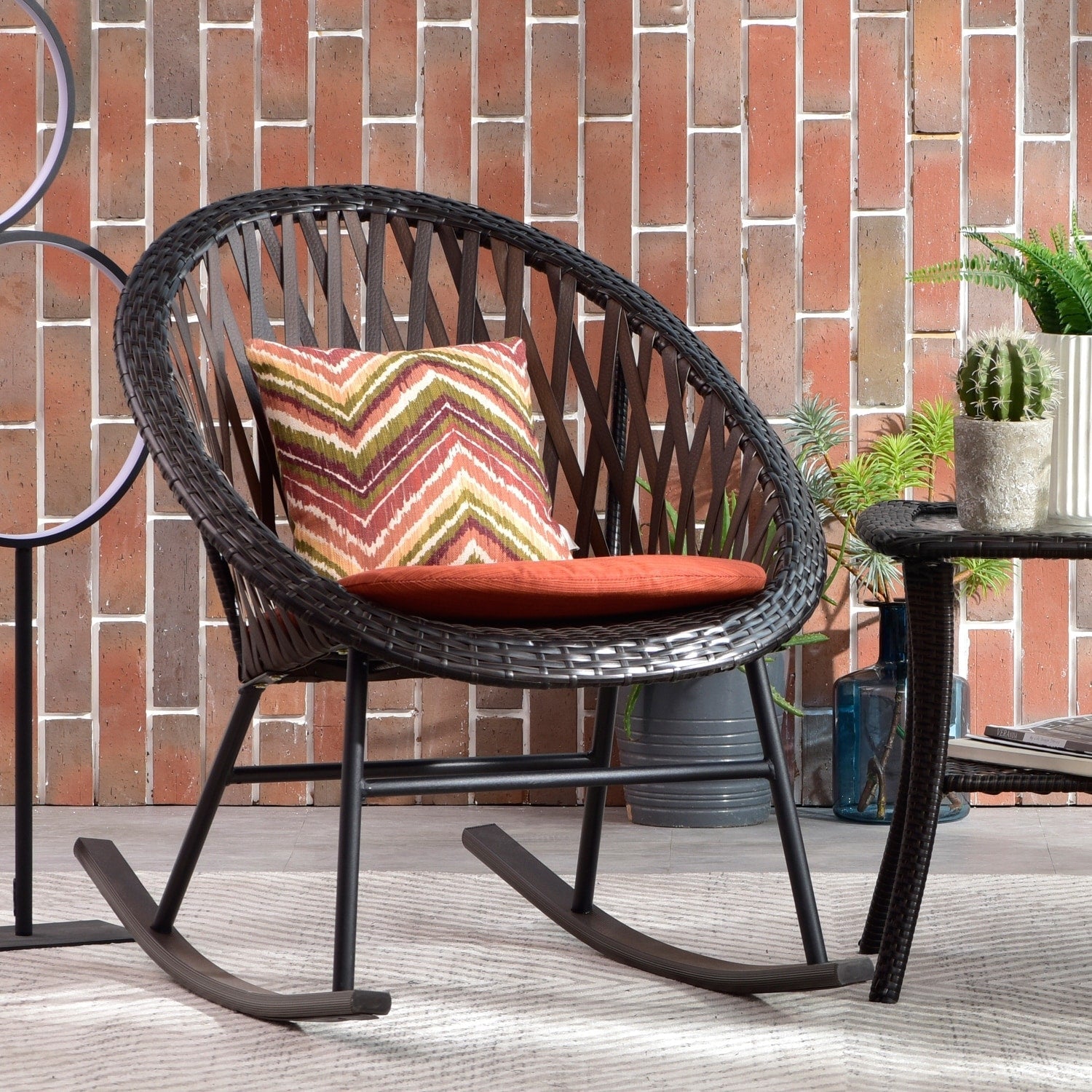 Ensemble bistro de patio OVIOS 3 pièces avec fauteuil à bascule et table basse en verre