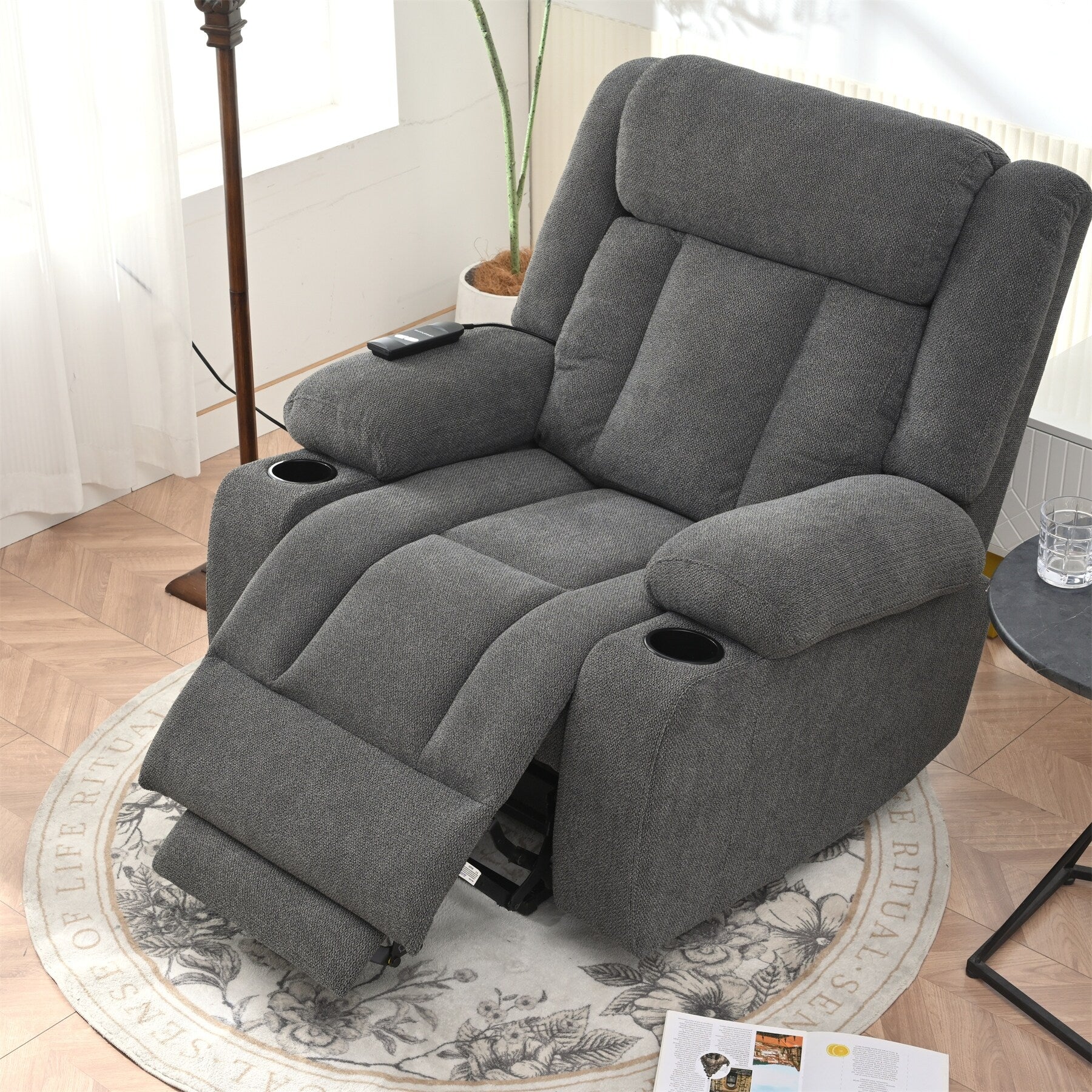 Fauteuil releveur électrique pour personnes âgées, fauteuil releveur en tissu avec repose-pieds extensible, 2 porte-gobelets, poches latérales et télécommande.