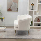 Petit canapé deux places avec pieds en métal doré - 2 places