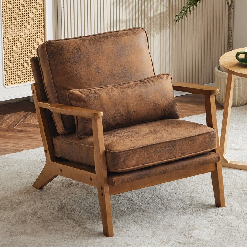 Fauteuil d'appoint en tissu mélangé de lin avec pieds en bois et un coussin beige.