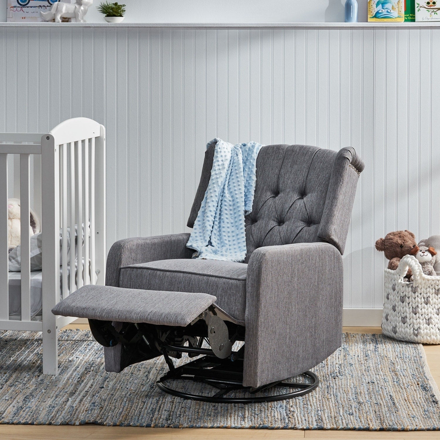 Fauteuil inclinable manuel polyvalent au design intemporel