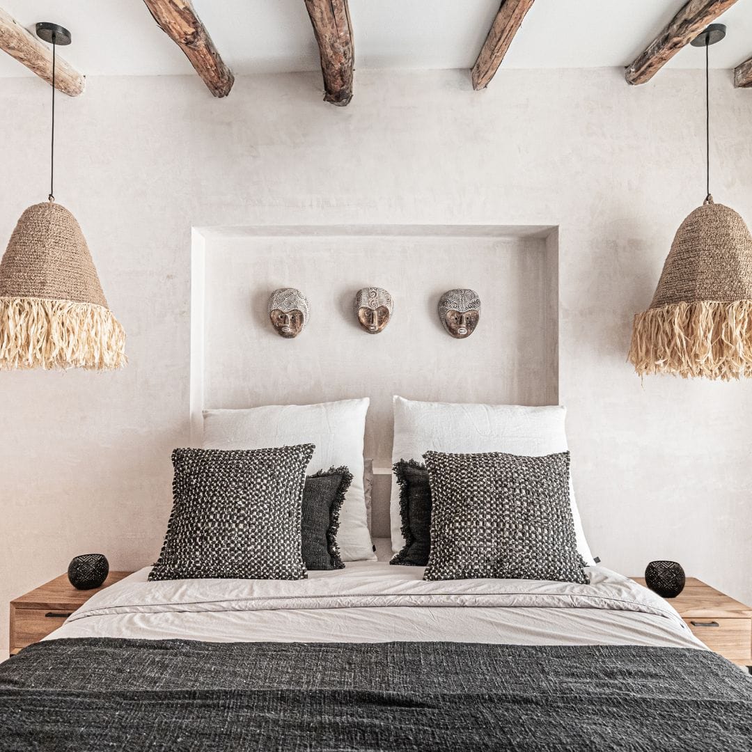 Masque mural primitif en Albasia