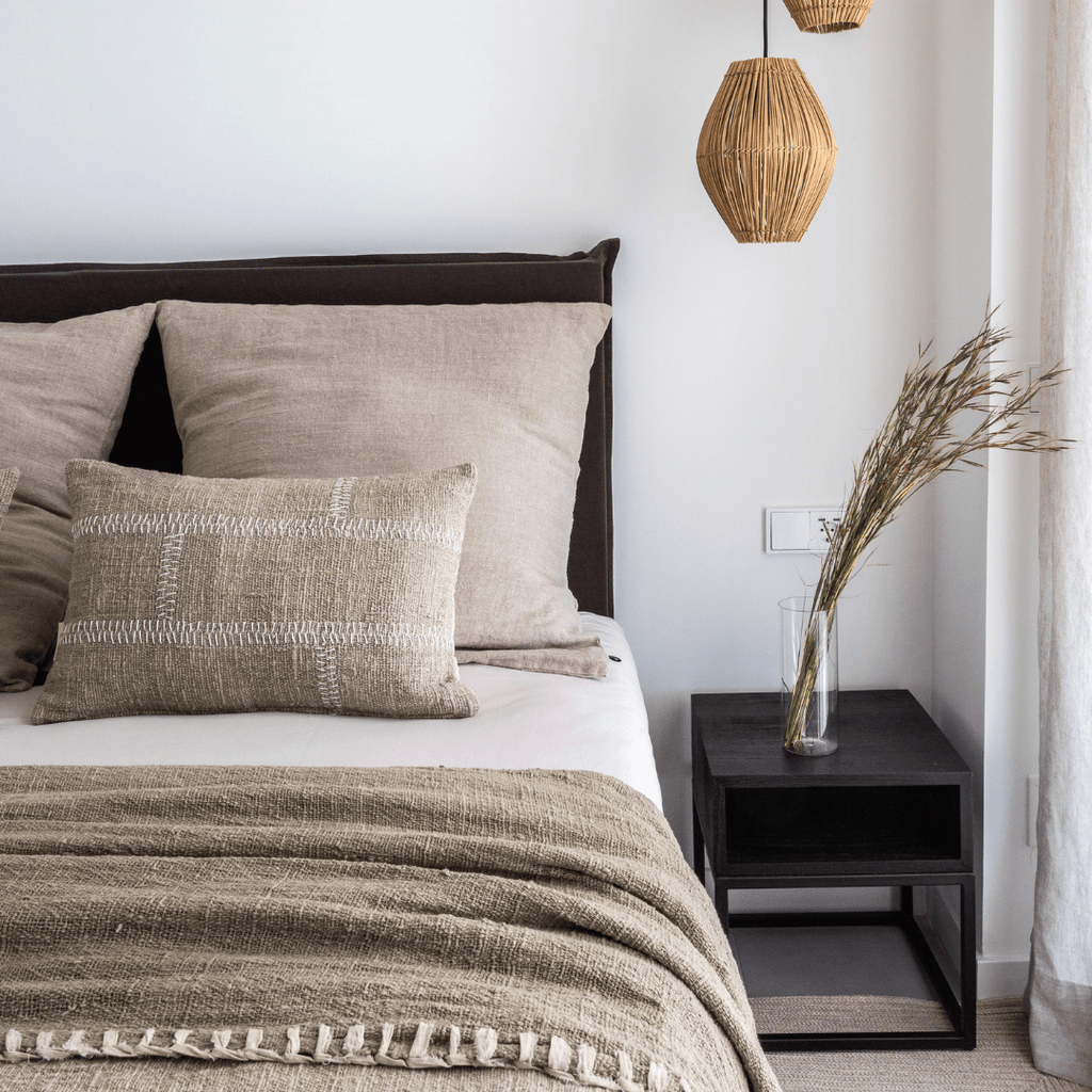 Table de chevet en osier | Noire