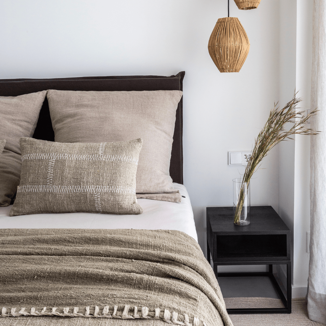 Table de chevet en osier | Noire