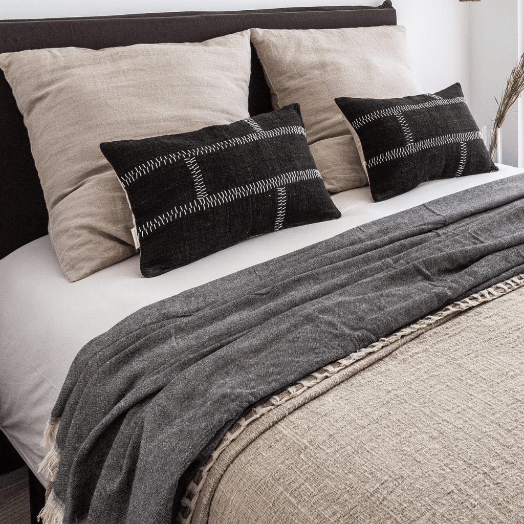 Fronce de coussin en coton, couture rustique | Noir 40x60cm