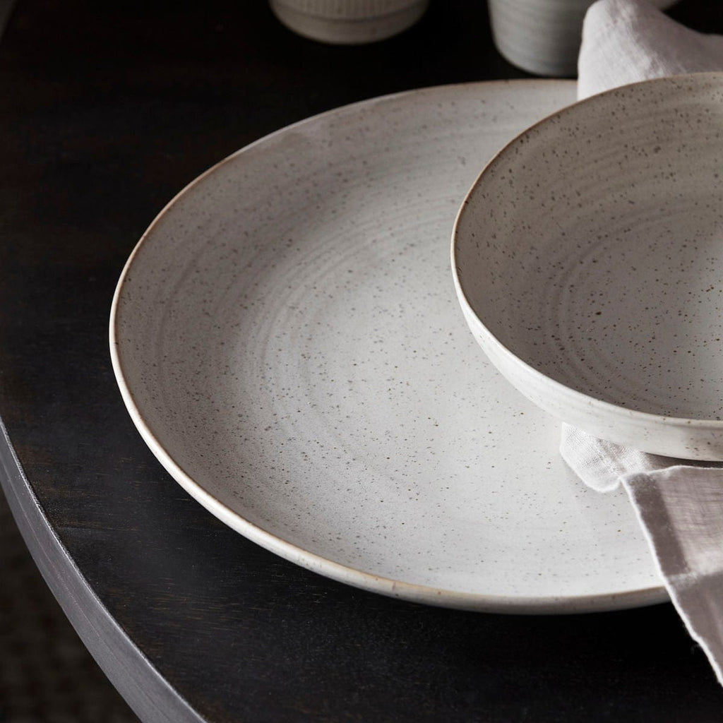 Pion Assiette de service en grès | Blanc/Gris 28.5x3.5cm