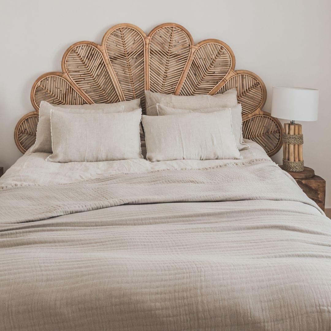 Tête de lit en rotin en forme de fleur | 162x145cm