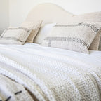 Fronces de la housse de coussin en coton Soraya | Blanc cassé | 40x60cm