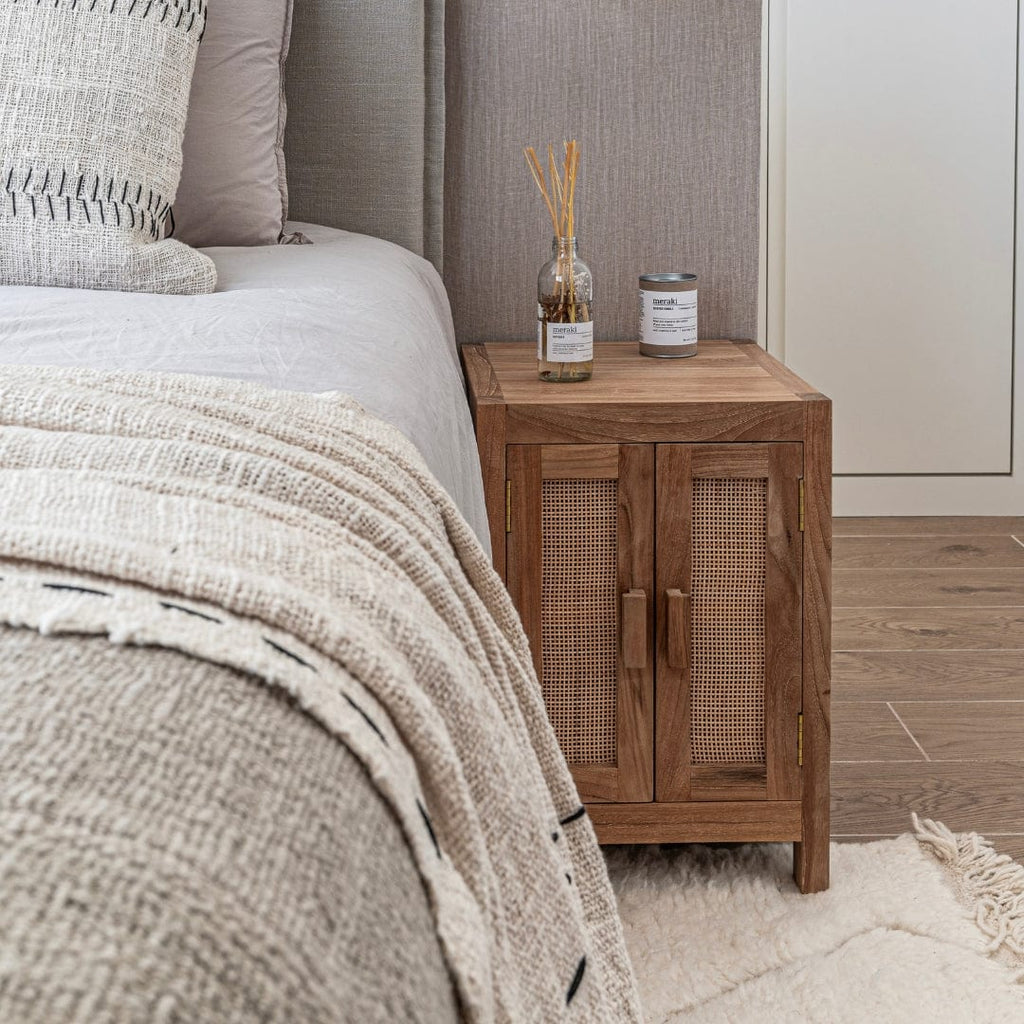 Table de chevet en teck et rotin