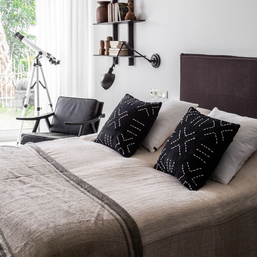 Tapis de lit en lin Tizza | Noir 135x190cm